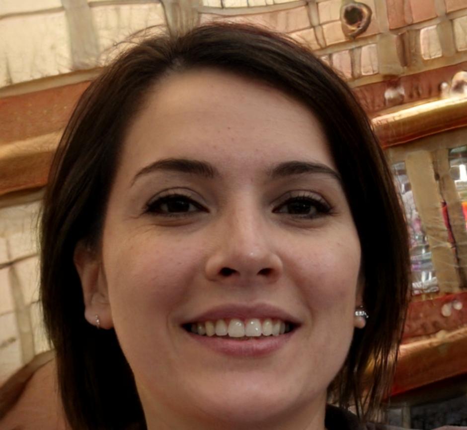 Portrait de Célestine Moreau, analyste financière